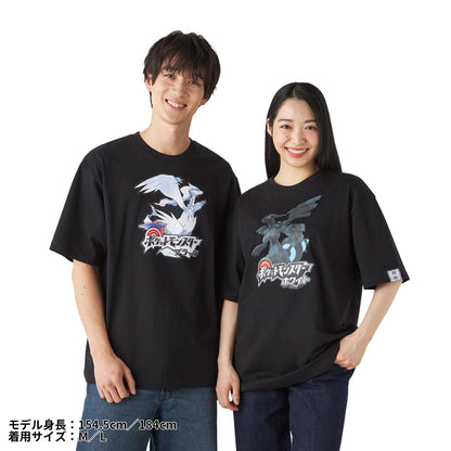 Camiseta Pokémon preta, unissex, tamanho M/G, em embalagem tipo saquinho.